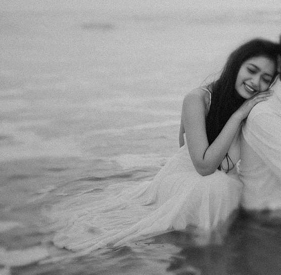 Bride's beach-inspired dress